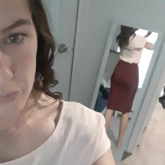 Skirt an top set - Picture 3 of 4